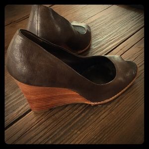 Banana Republic. Peep toe. Size 9